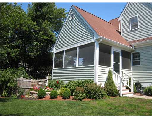 121 Schoolhouse Road Warren, RI 02885 - Photo 3 of 12 Yard/Garden.