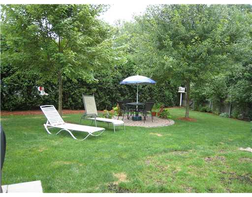 121 Schoolhouse Road Warren, RI 02885 - Photo 4 of 12 Yard/Garden.