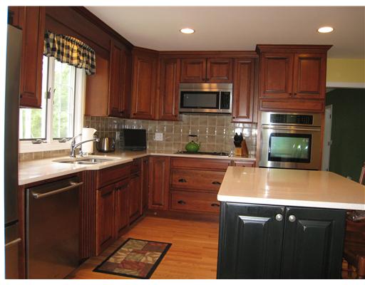 121 Schoolhouse Road Warren, RI 02885 - Photo 5 of 12 Kitchen.