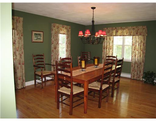 121 Schoolhouse Road Warren, RI 02885 - Photo 8 of 12 Dining Room.