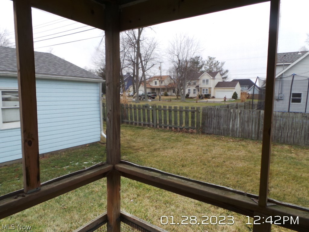 188 Aldrich Road Vermilion, OH 44089 - Photo 2 of 6 screened in deck