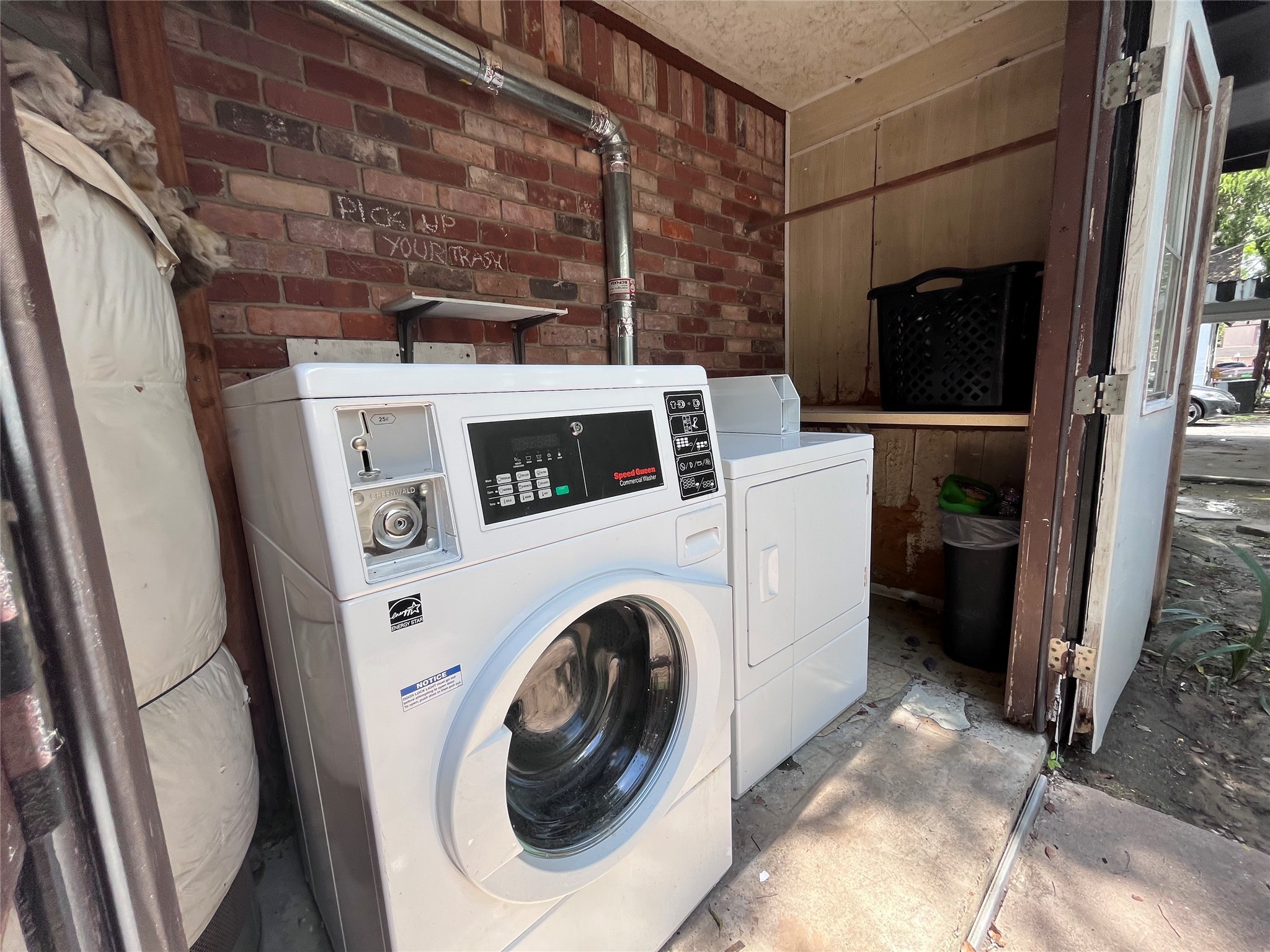 8335 Bonner Drive, Unit 3 Houston, TX 77017 - Photo 8 of 11 a utility room with dryer and washer