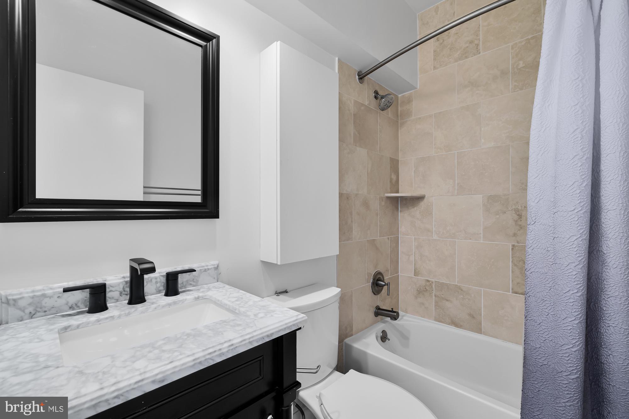 449 R Street Northwest, Unit 101 Washington, DC 20001 - Photo 22 of 24 Hall Bath