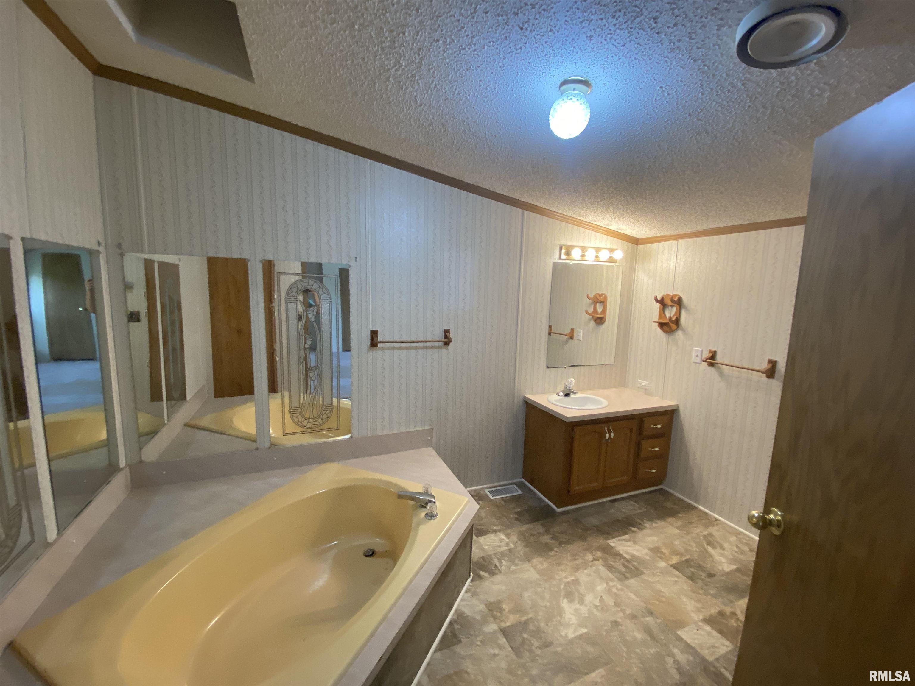 2450 County Farm Road Kell, IL 62853 - Photo 13 of 23