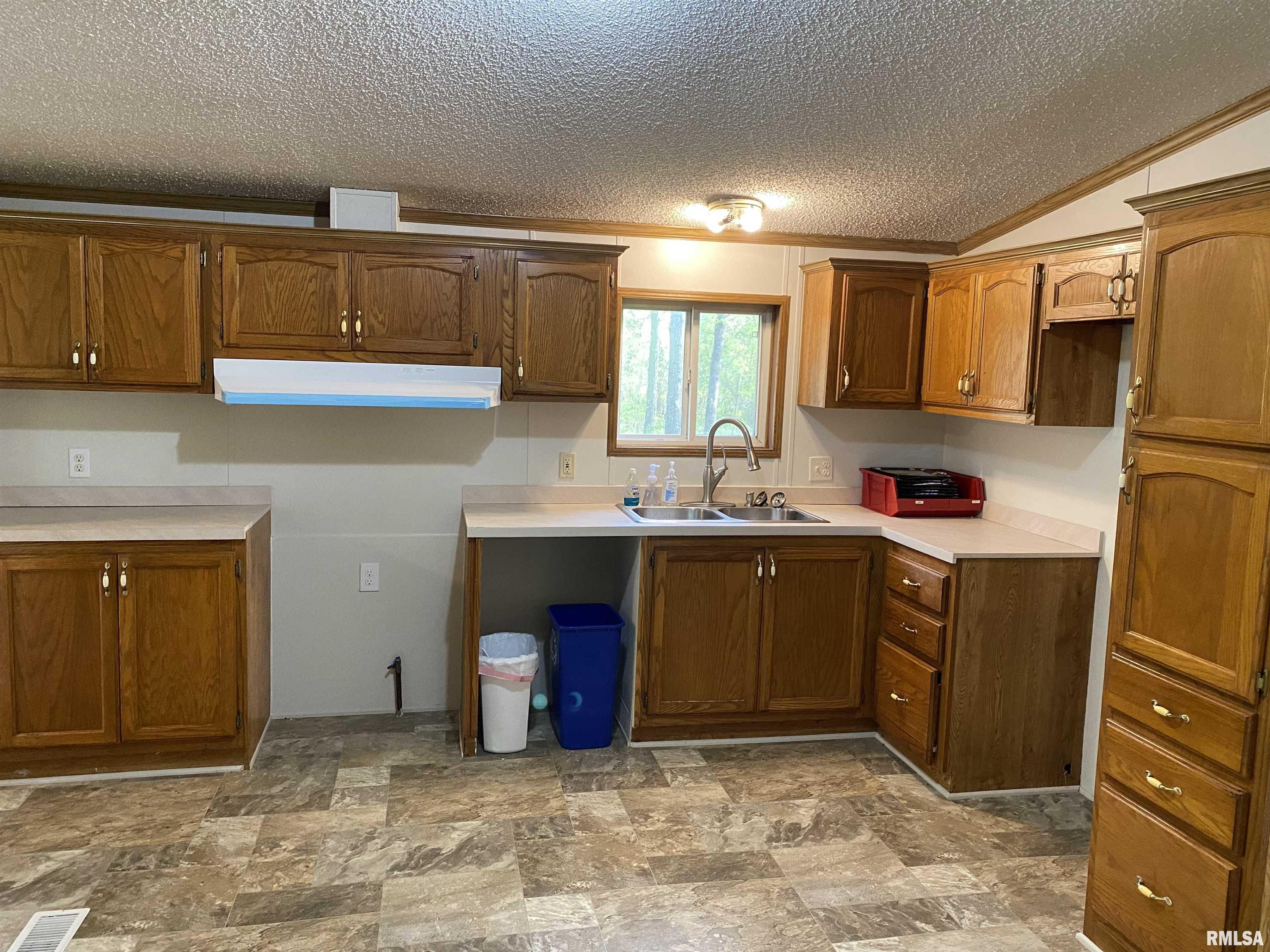2450 County Farm Road Kell, IL 62853 - Photo 4 of 23
