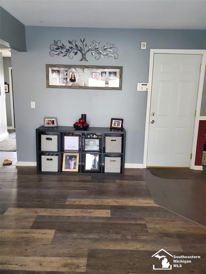 7836 Summerfield Road Lambertville, MI 48144 - Photo 4 of 27 GREAT ROOM