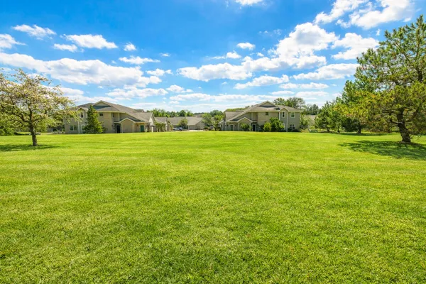 $309,900 | 18645 Emerald Drive, Unit E, Brookfield, WI 53045