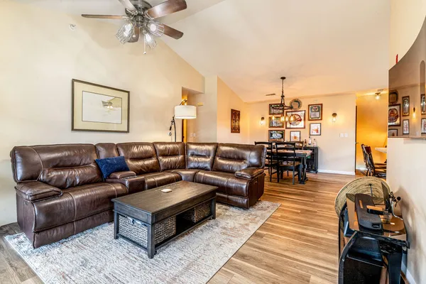 $309,900 | 18645 Emerald Drive, Unit E, Brookfield, WI 53045