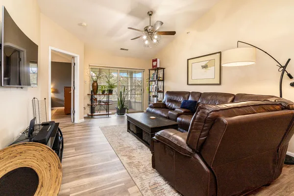 $309,900 | 18645 Emerald Drive, Unit E, Brookfield, WI 53045