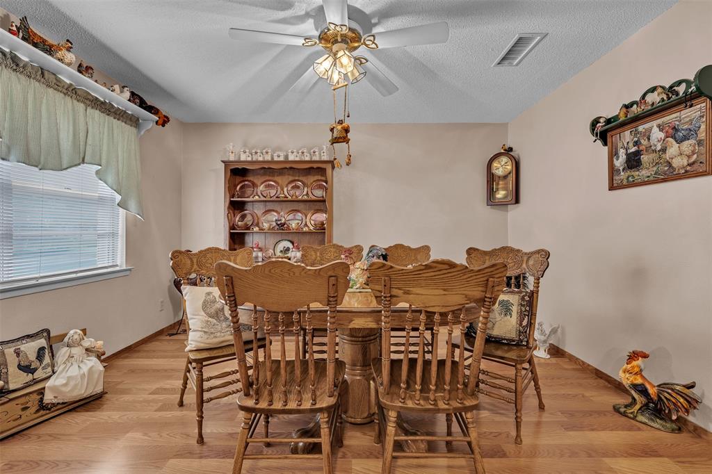 19 Page Street Hurst, TX 76053 - Photo 5 of 39
