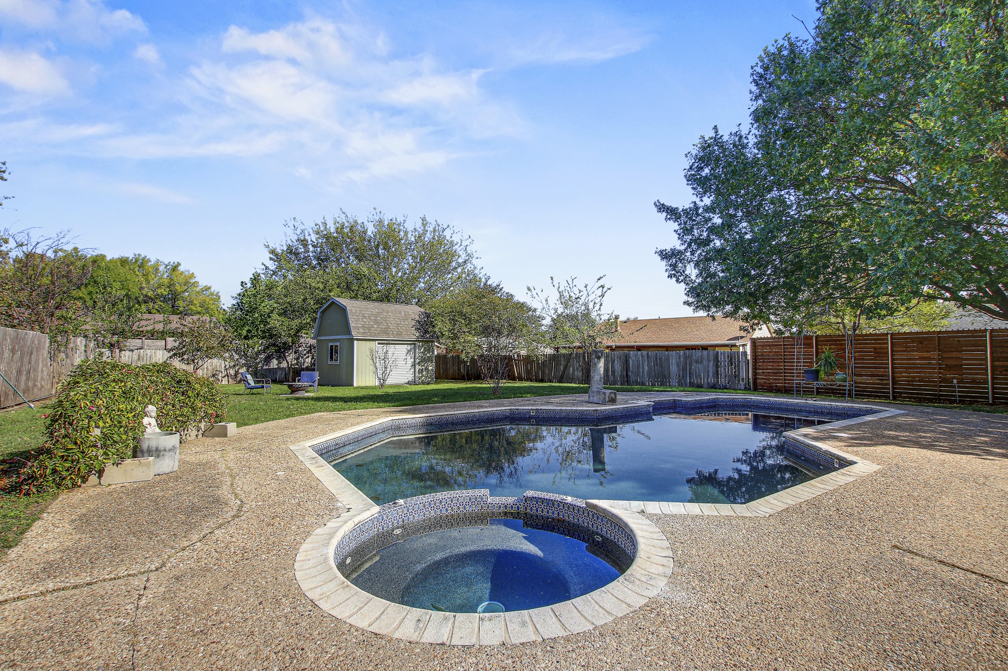 7741 Manassas Drive Austin, TX 78745 - Photo 33 of 39 Sparkling black bottom pool