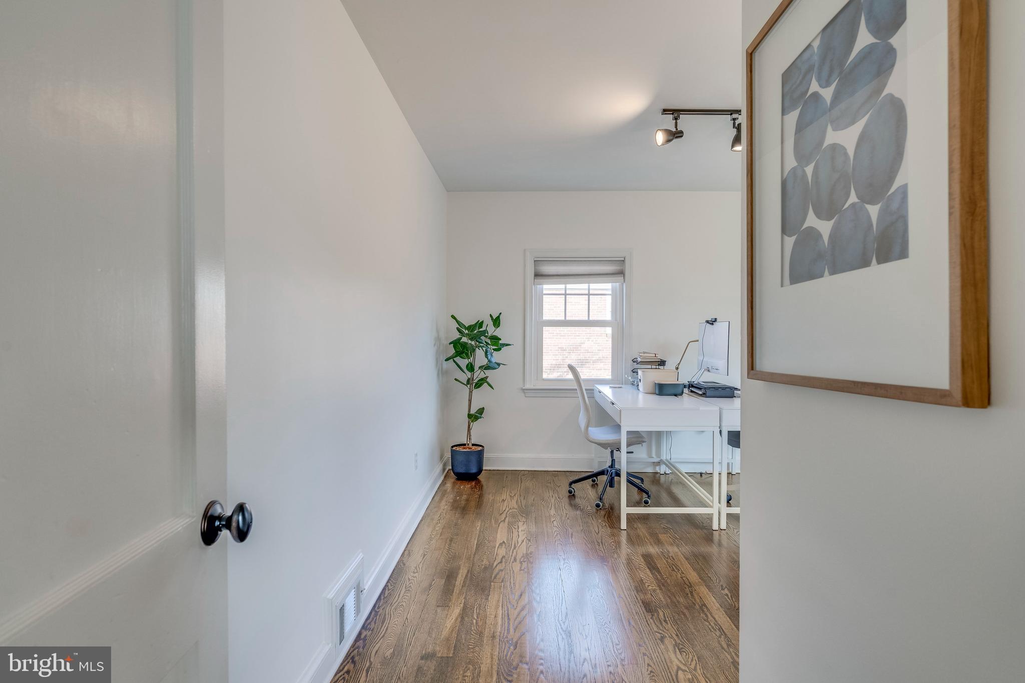 5909 Wilmett Road Bethesda, MD 20817 - Photo 23 of 40 Gallery Image 23