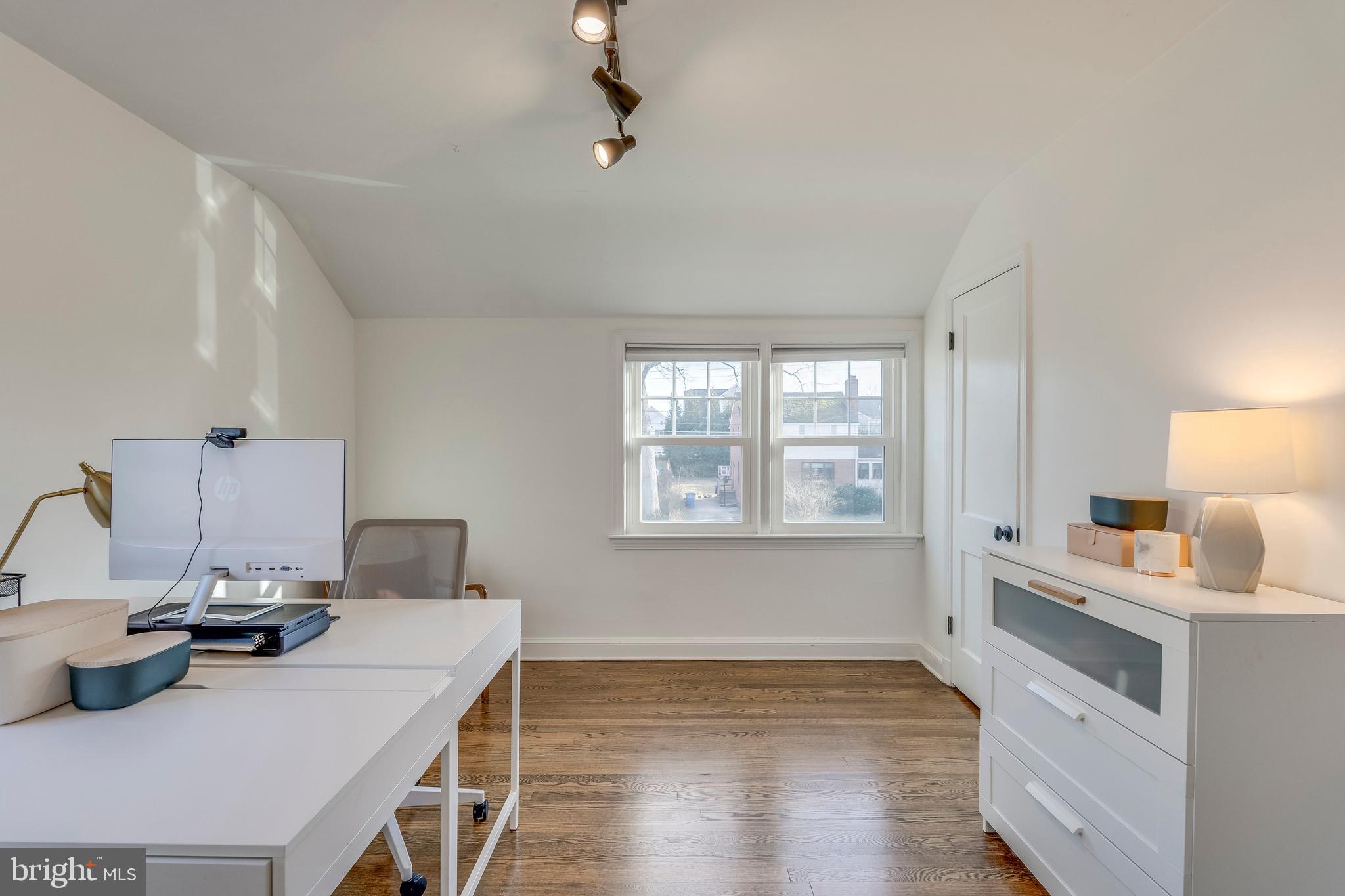5909 Wilmett Road Bethesda, MD 20817 - Photo 25 of 40 Gallery Image 25