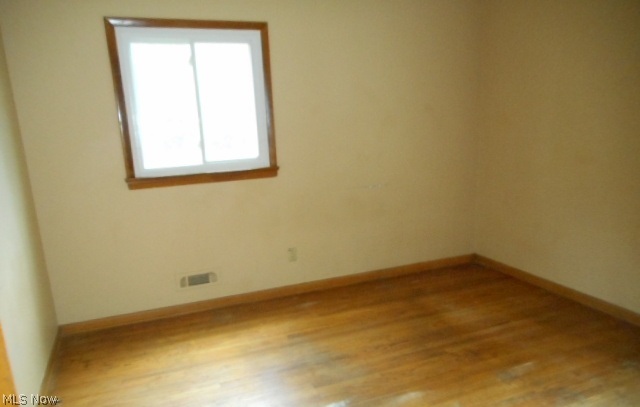 4269 Valley Road Cleveland, OH 44109 - Photo 9 of 22
