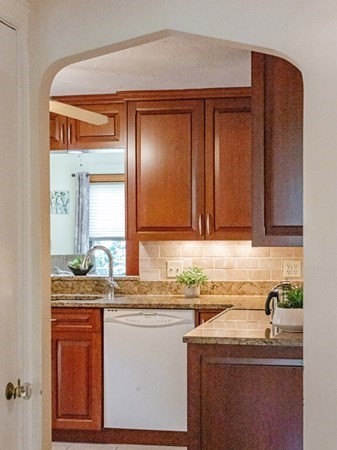 37 Ivernia Road Worcester, MA 01606 - Photo 27 of 41 Gallery Image 27