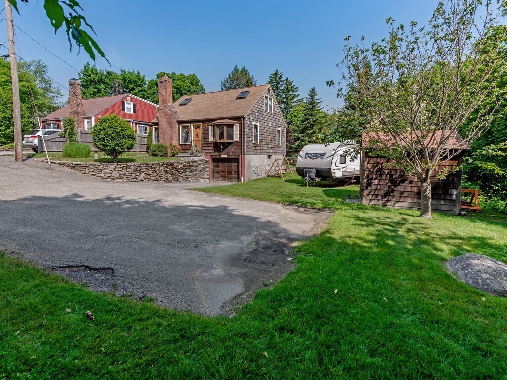 37 Ivernia Road Worcester, MA 01606 - Photo 3 of 41 Gallery Image 3