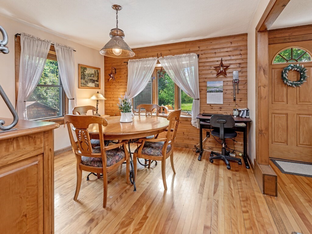 37 Ivernia Road Worcester, MA 01606 - Photo 5 of 41 Gallery Image 5
