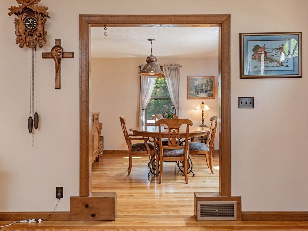 37 Ivernia Road Worcester, MA 01606 - Photo 7 of 41 Gallery Image 7