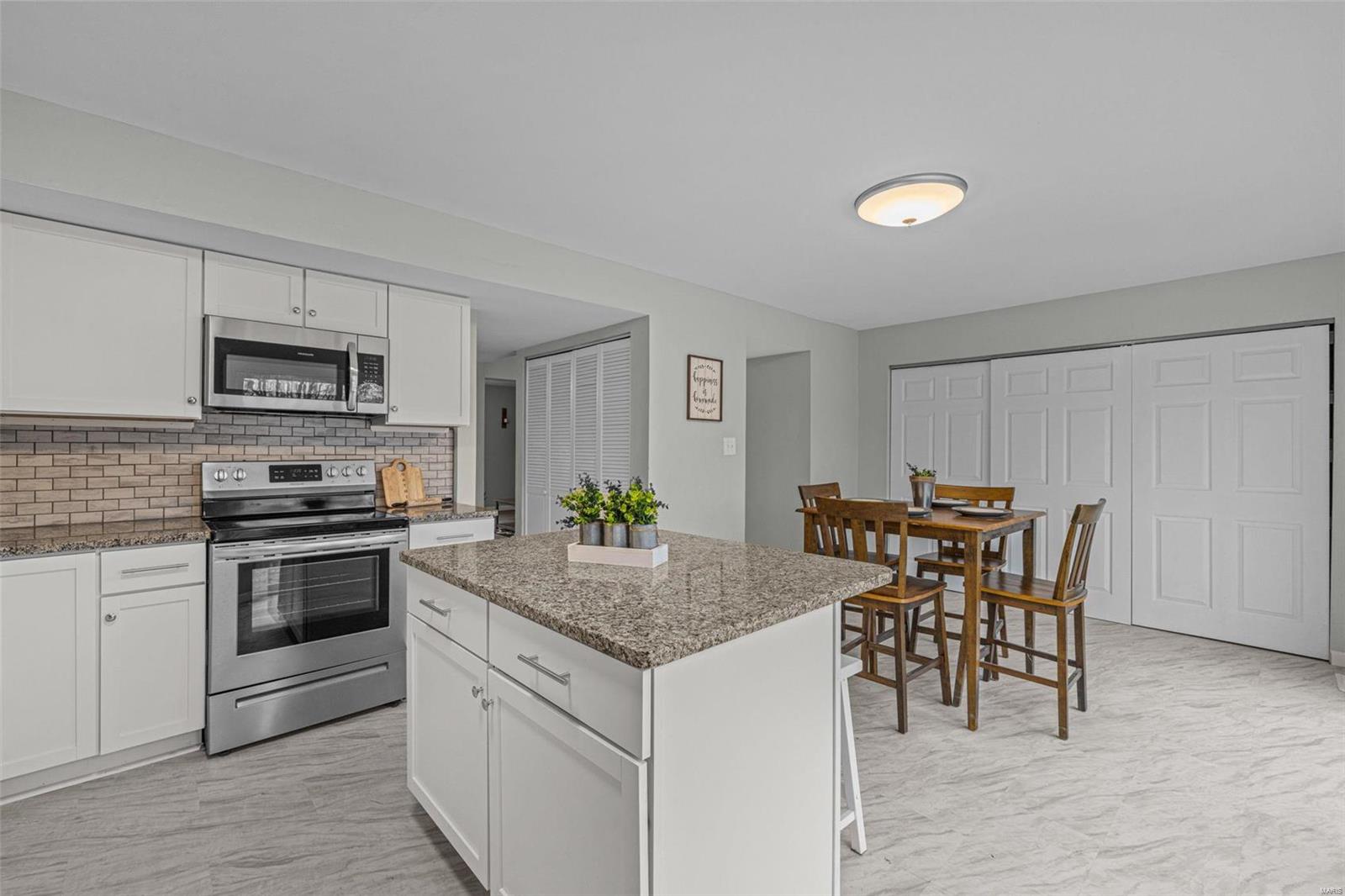 344 Bunker Hill Road Belleville, IL 62221 - Photo 12 of 39 Gallery Image 12