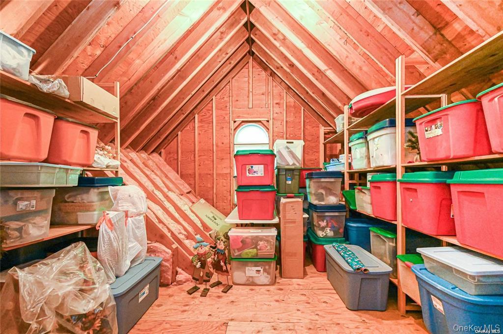828 Pond View Road Riverhead, NY 11901 - Photo 30 of 35 Gallery Image 30