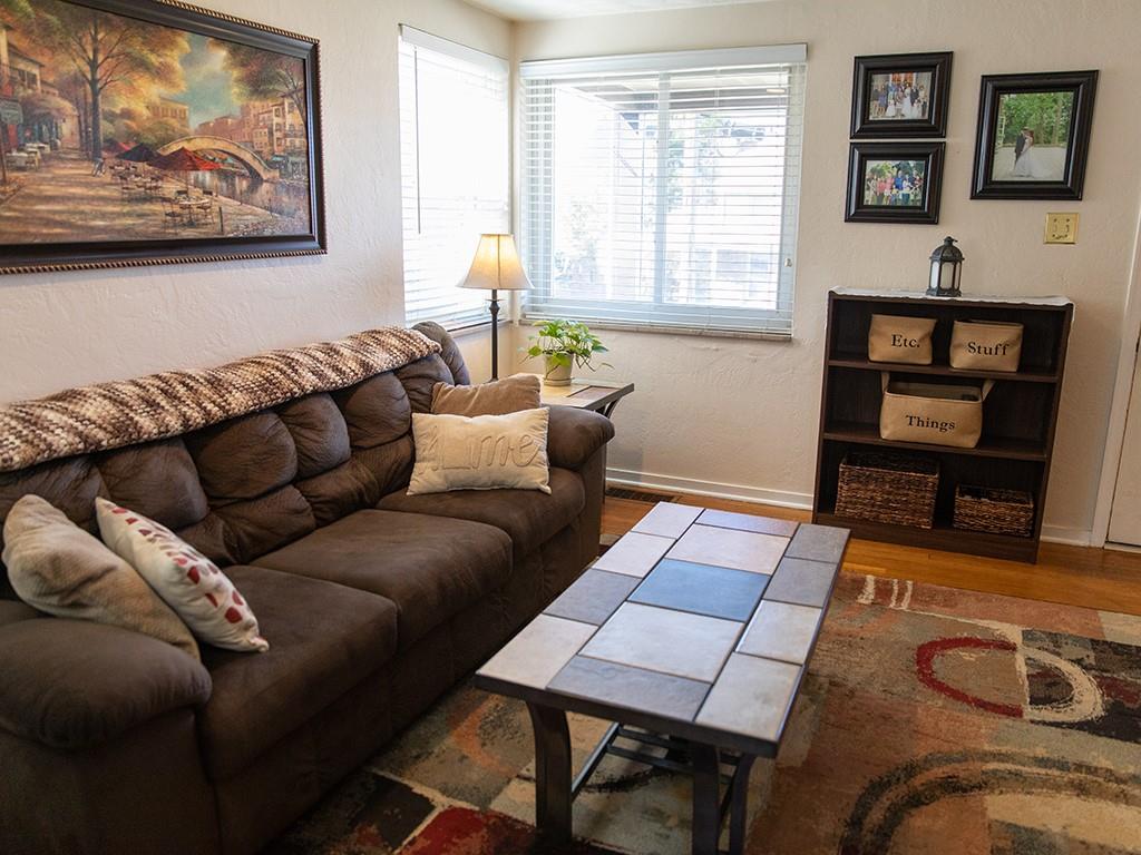 532 Old Farm Road Pittsburgh, PA 15234 - Photo 3 of 20