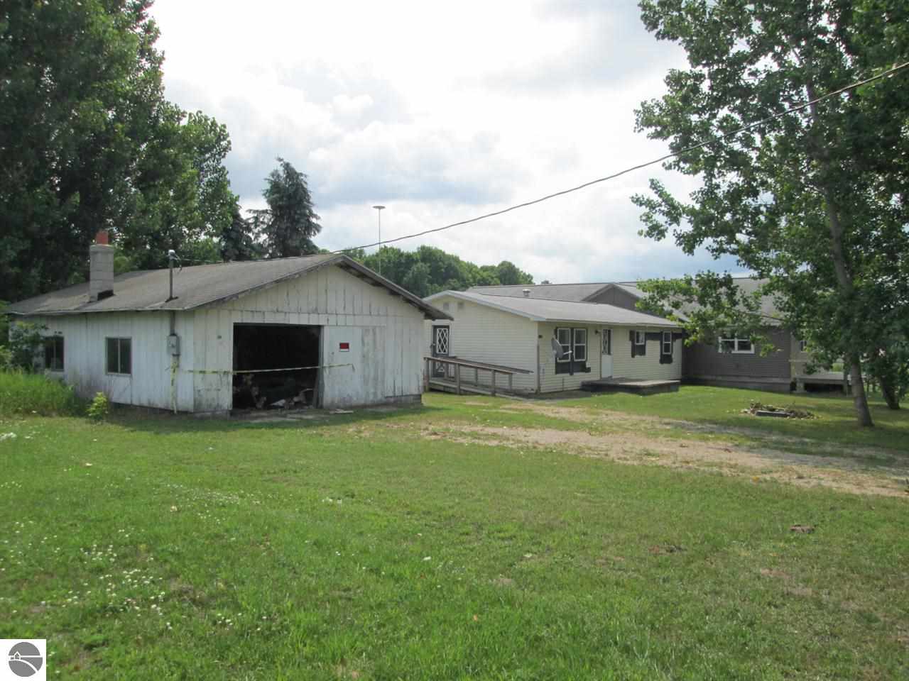 10519 Puffer Road Southwest Fife Lake, MI 49633 - Photo 6 of 35 1789673-5.JPG