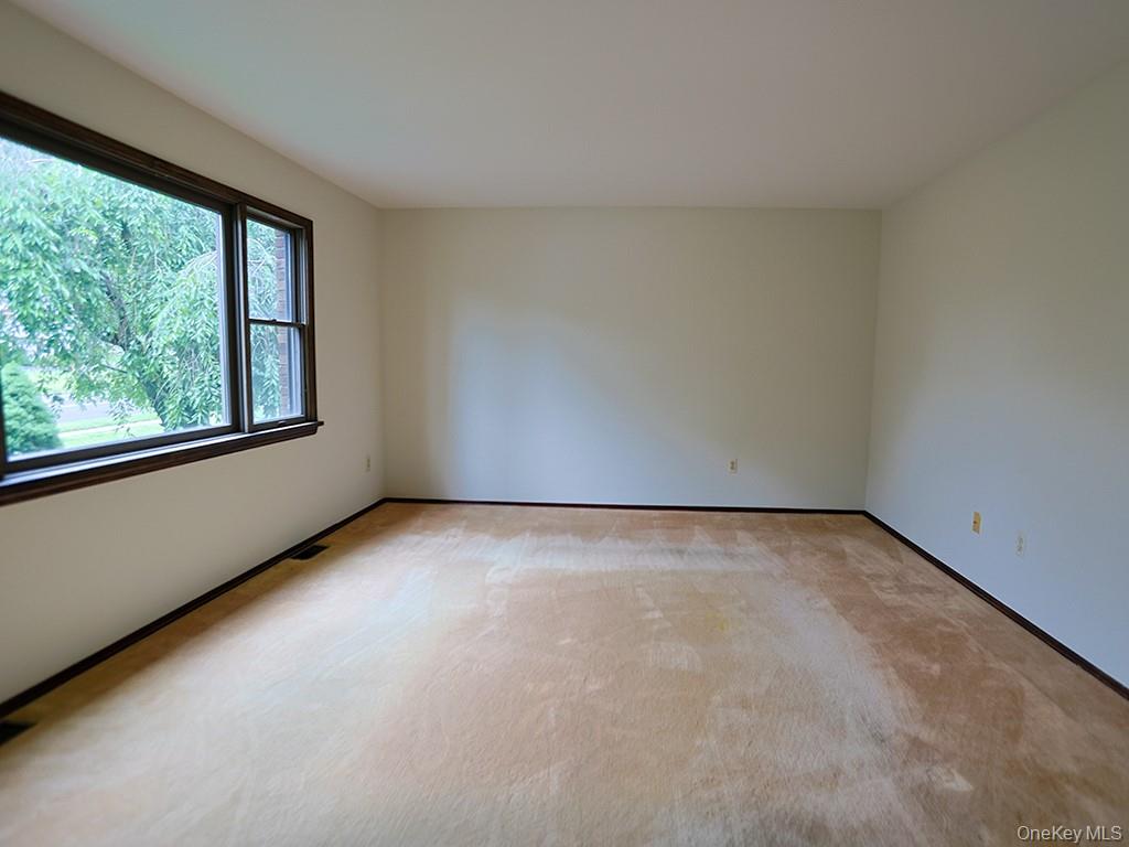 25 Georges Road Middletown, NY 10941 - Photo 13 of 38