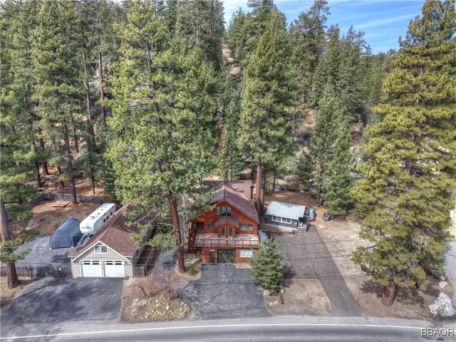 $1,100,000 | 39128 North Shore Drive, Fawnskin, CA 92333