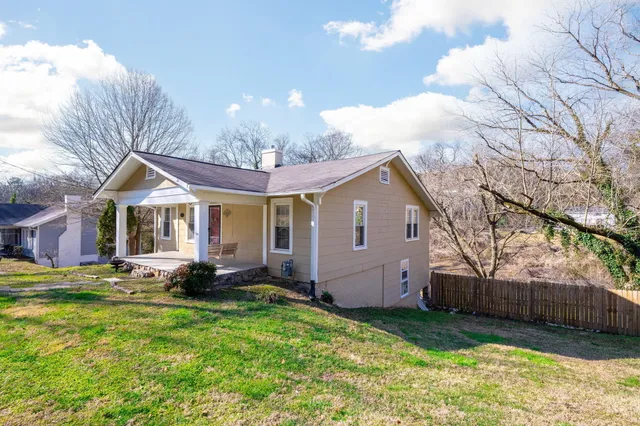 $1,600 | 3122 Navajo Drive, Chattanooga, TN 37411