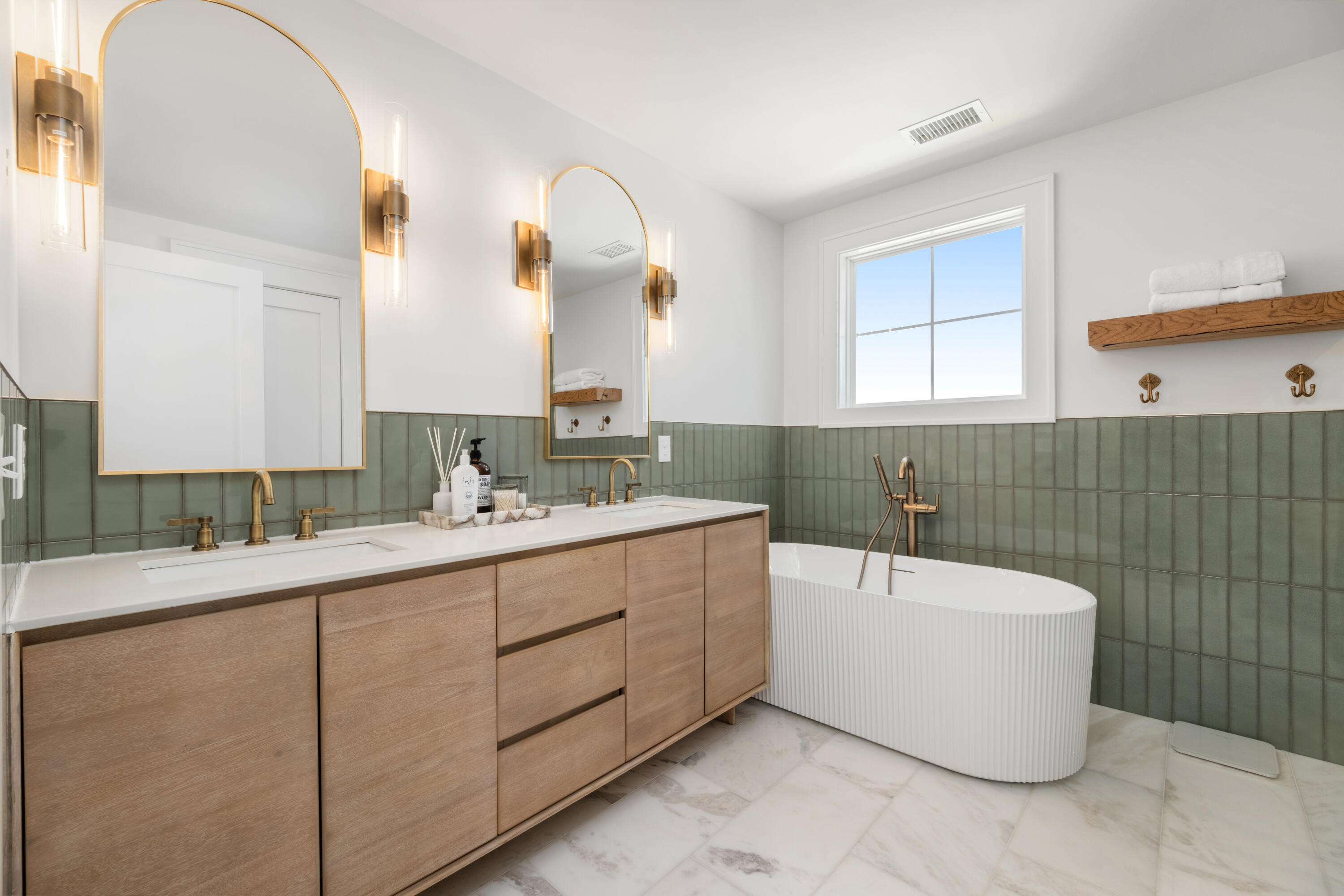 42 Battery Park Road Edisto Island, SC 29438 - Photo 52 of 59 42 Battery Park Rd_Eterna_Media-56