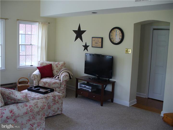 7 Hurst Road Wilmington, DE 19803 - Photo 11 of 20 Family Room