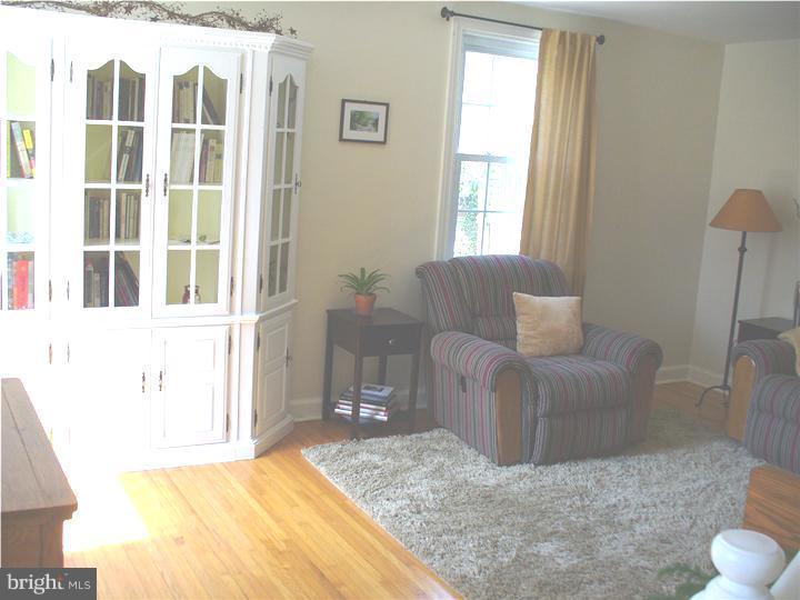7 Hurst Road Wilmington, DE 19803 - Photo 8 of 20 Living Room