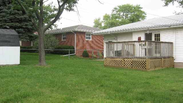 2214 West Overhill Road Peoria, IL 61615 - Photo 3 of 9 Gallery Image 3