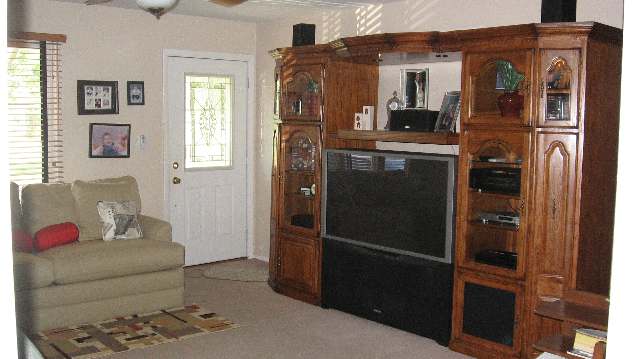 2214 West Overhill Road Peoria, IL 61615 - Photo 6 of 9 Gallery Image 6