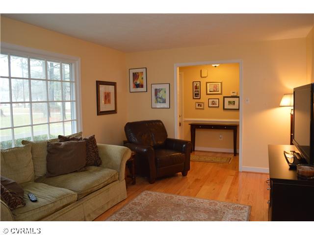 11001 Chalkley Road Chester, VA 23831 - Photo 8 of 24