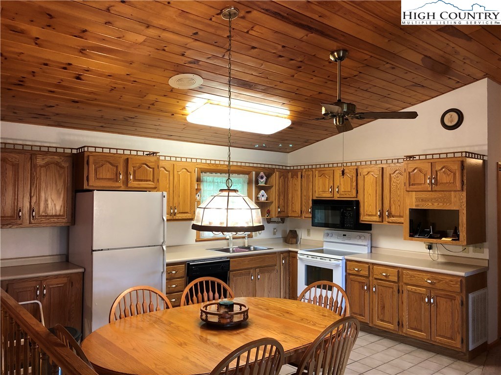2052 Longhope Road Todd, NC 28684 - Photo 5 of 22 Gallery Image 5