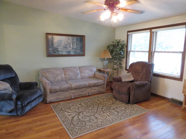 410 Merrill Road Braceville, IL 60407 - Photo 4 of 19 Gallery Image 4