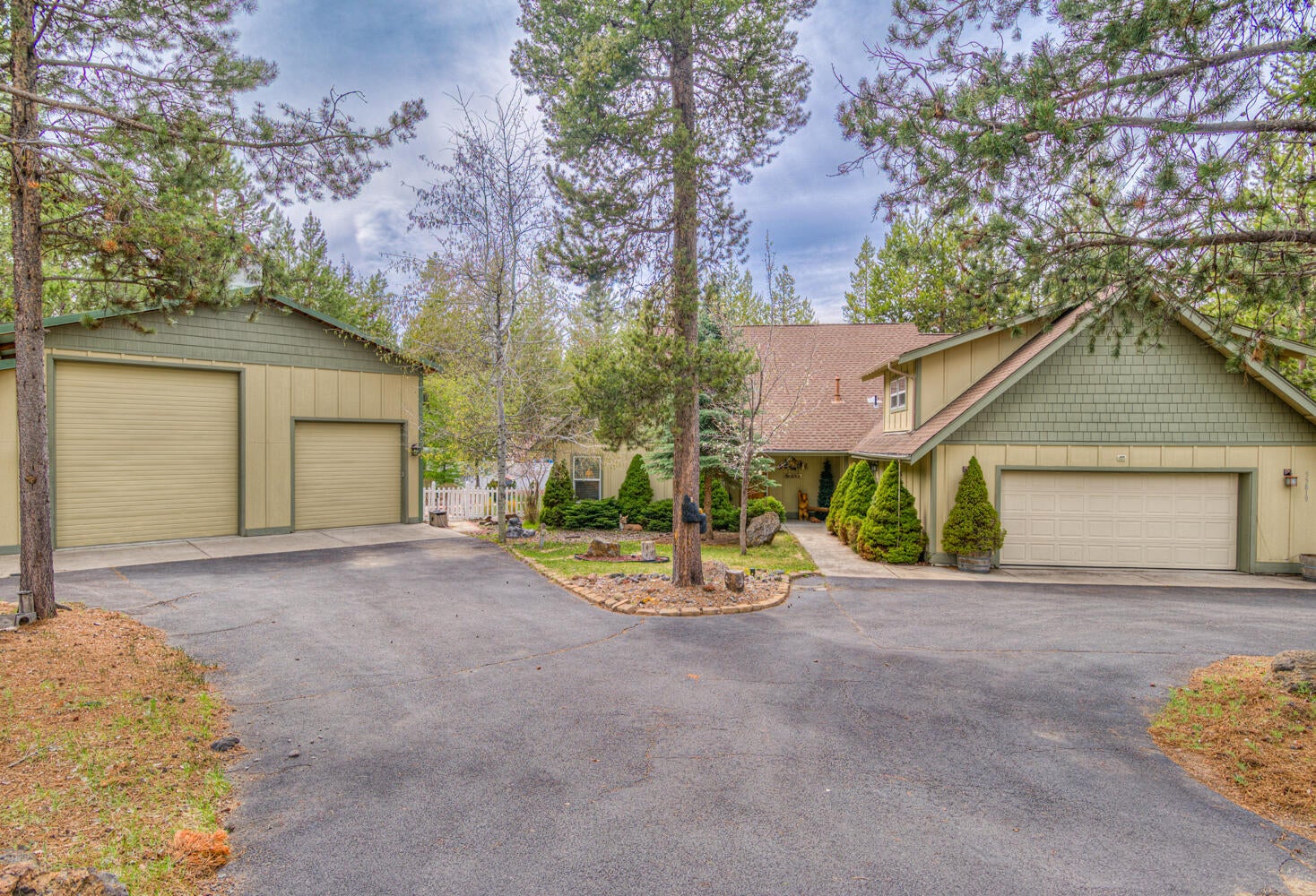 55819 Osprey Road Bend, OR 97707 - Photo 2 of 33 55819 Osprey Rd., Sunriver, OR - 5