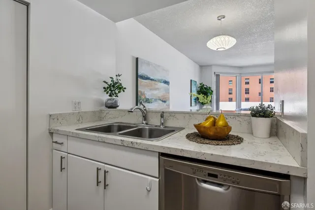 $619,000 | 111 Chestnut Street, Unit 512, San Francisco, CA 94111