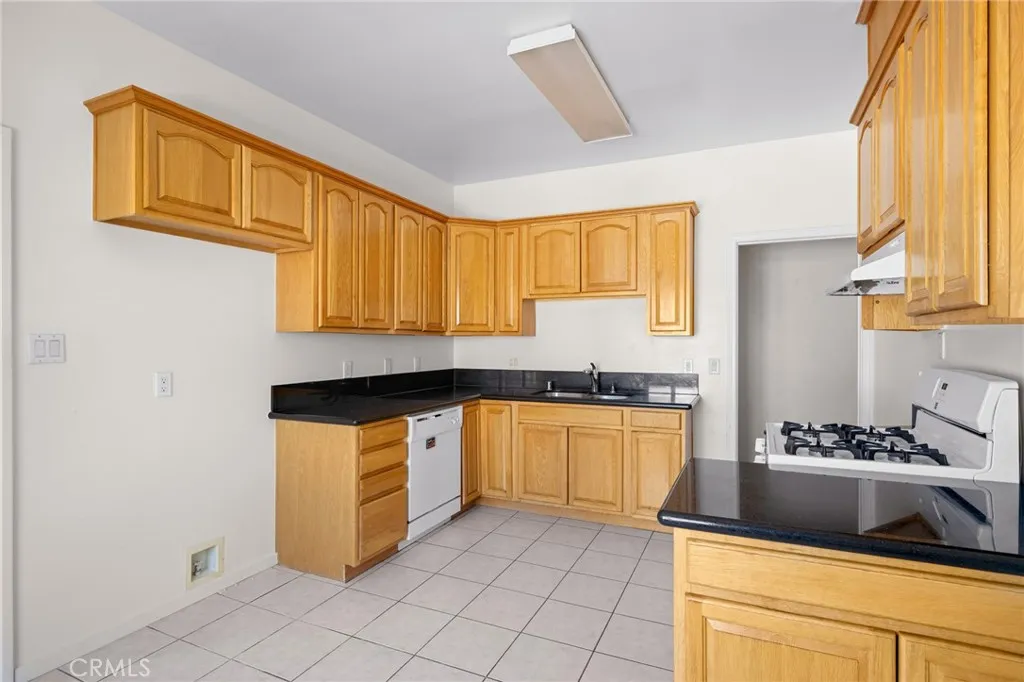 218 East Windsor Road, Unit 3 Glendale, CA 91205 - Photo 8 of 19