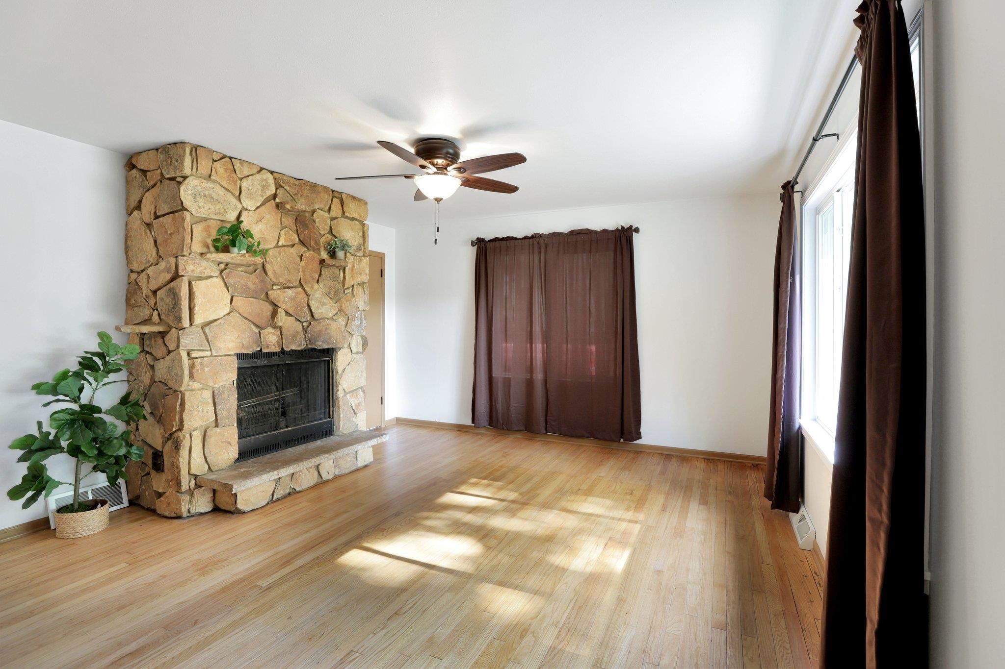 4513 Esch Lane Madison, WI 53704 - Photo 5 of 37