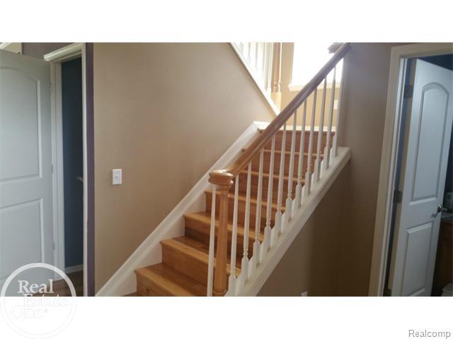 3583 Hogan Circle Rochester, MI 48307 - Photo 11 of 21 31244170-10.JPG