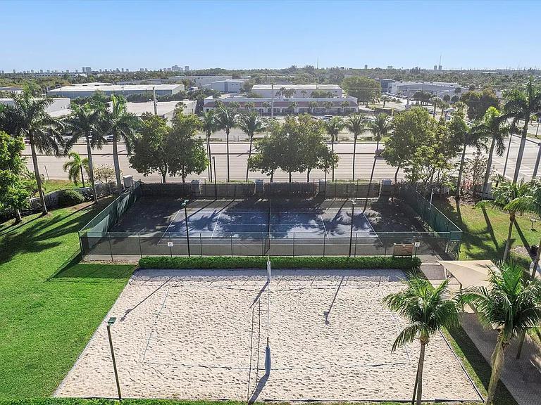 8023 Big Pine Way Riviera Beach, FL 33407 - Photo 19 of 72 29952dd5-a93c-40c4-94a6-4bdbaaab230d
