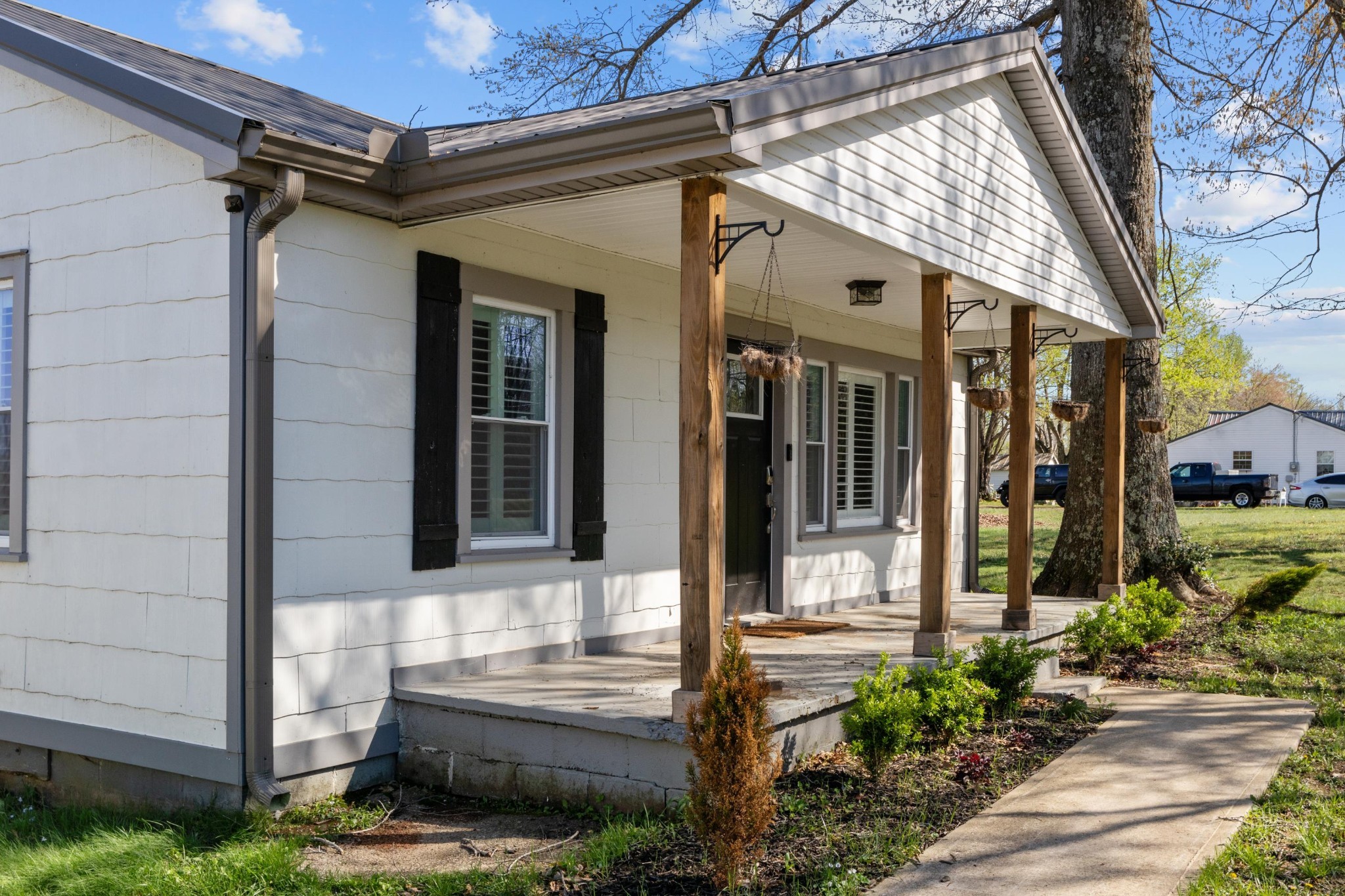 2581 Liverpool Road Woodlawn, TN 37191 - Photo 3 of 24 Gallery Image 3