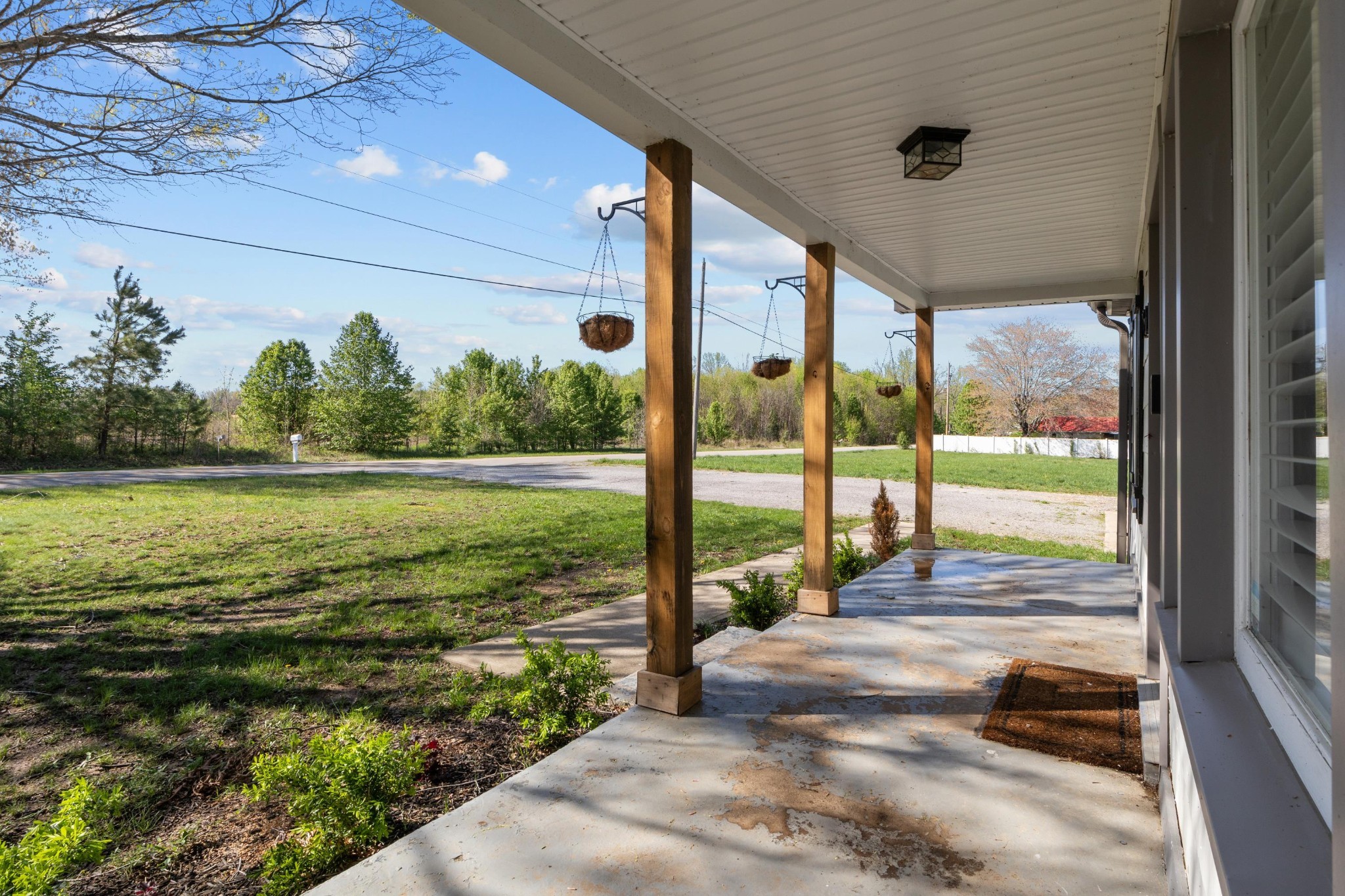 2581 Liverpool Road Woodlawn, TN 37191 - Photo 4 of 24 Gallery Image 4