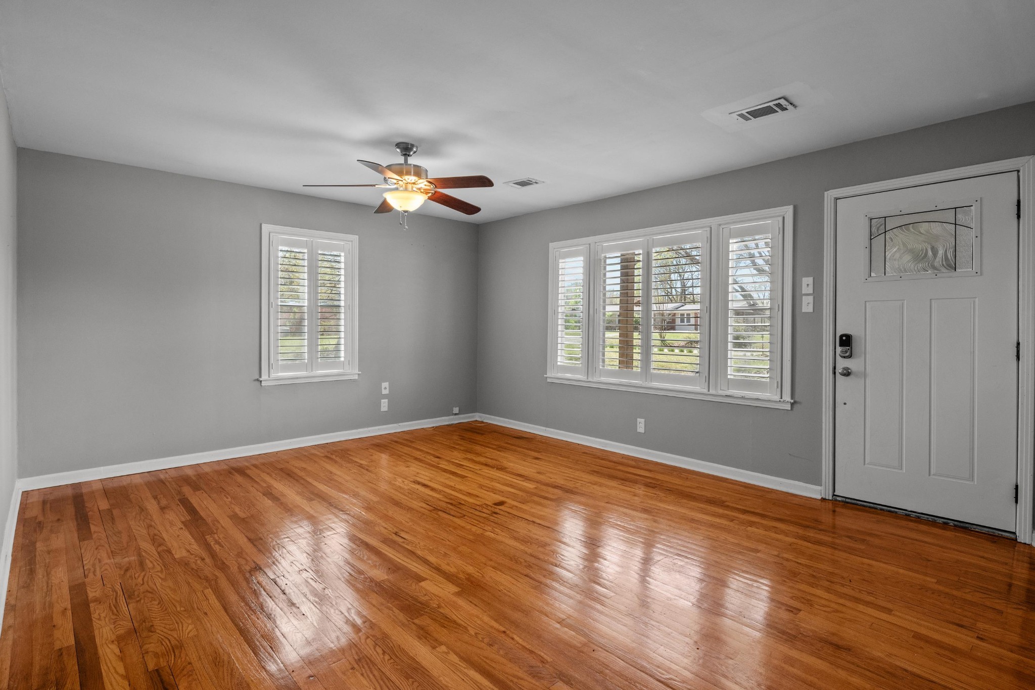 2581 Liverpool Road Woodlawn, TN 37191 - Photo 5 of 24 Gallery Image 5