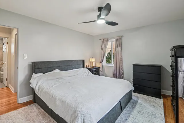 $220,000 | 2444 West Berwyn Avenue, Unit 1N, Chicago, IL 60625