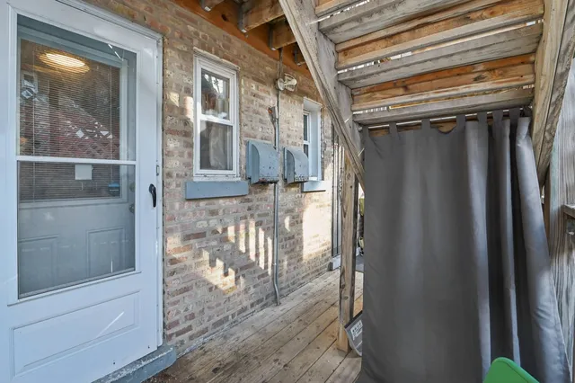 $220,000 | 2444 West Berwyn Avenue, Unit 1N, Chicago, IL 60625