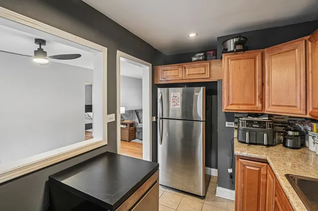 $220,000 | 2444 West Berwyn Avenue, Unit 1N, Chicago, IL 60625