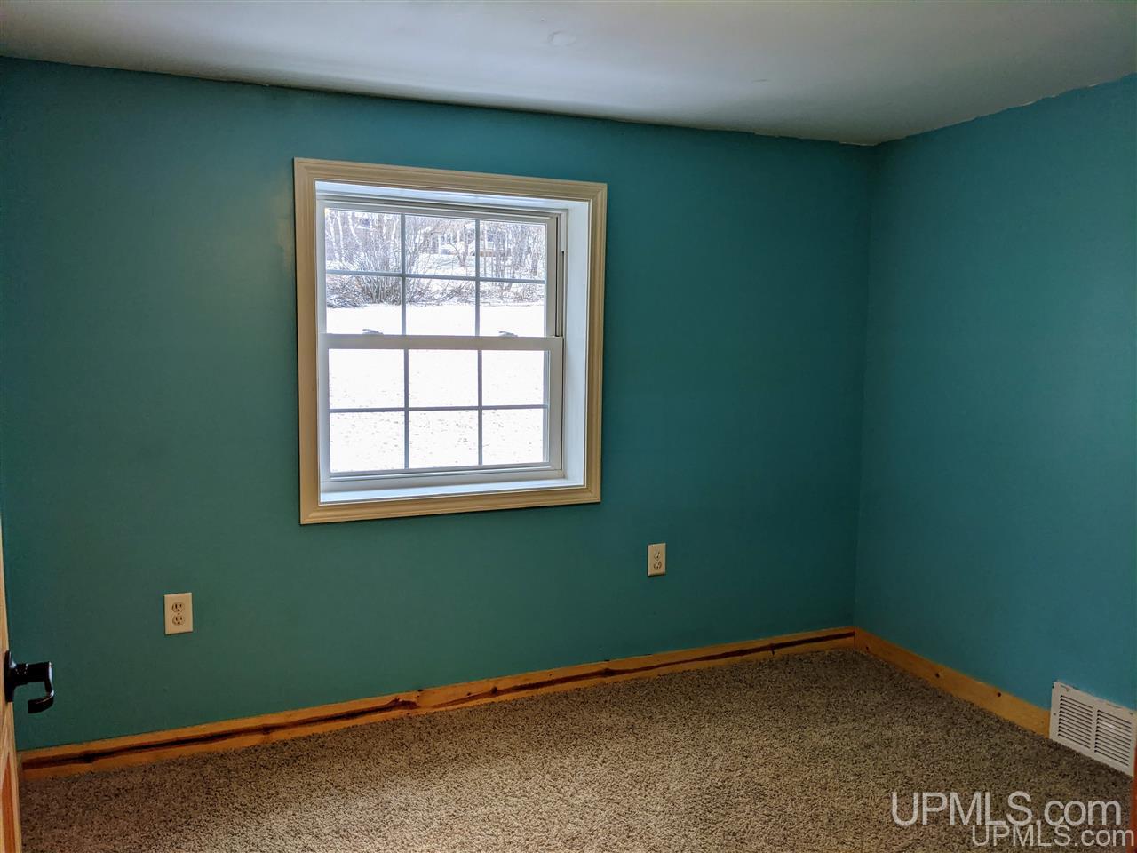 105 Tracy Road Negaunee, MI 49866 - Photo 11 of 35